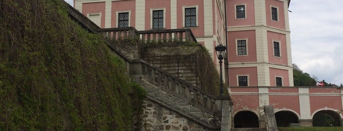 Státní hrad a zámek Bečov nad Teplou is one of Hrady a zámky v ČR.