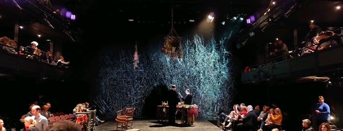 Dorfman Theatre is one of Abi'nin Beğendiği Mekanlar.