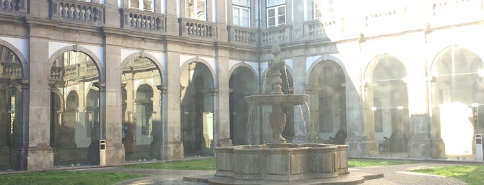 Biblioteca Municipal do Porto is one of Lugares favoritos de Ola.