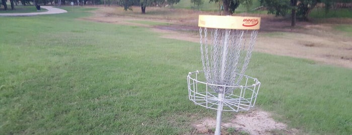 McCord Park Disc Golf Course is one of Tempat yang Disukai Justin.