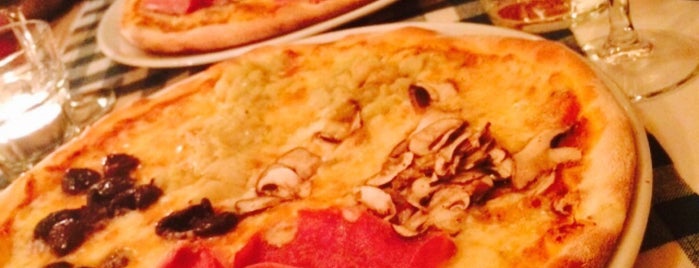 Pizzeria Pidos is one of taksim.