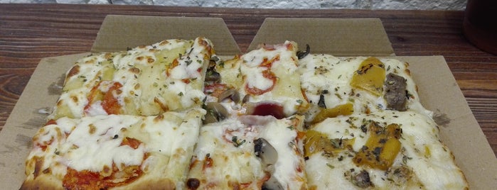PaPizza is one of Locais curtidos por Kiberly.