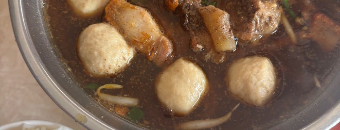 ฮั้วโภชนา is one of Beef Clear Soup.