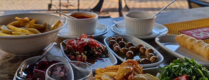 Güneş Restaurant is one of Seferihisar Yazlık.