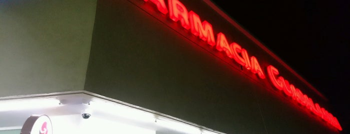 Farmacias Guadalajara is one of Enriqueさんのお気に入りスポット.