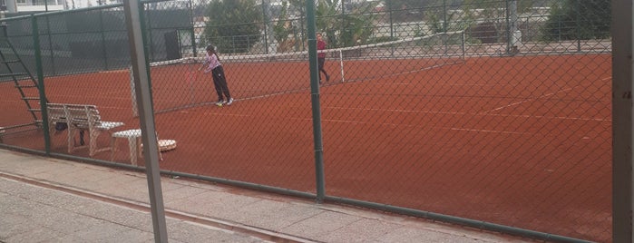 Mersin Akdeniz Olimpiyatları Tenis Kortları is one of Korogluさんのお気に入りスポット.