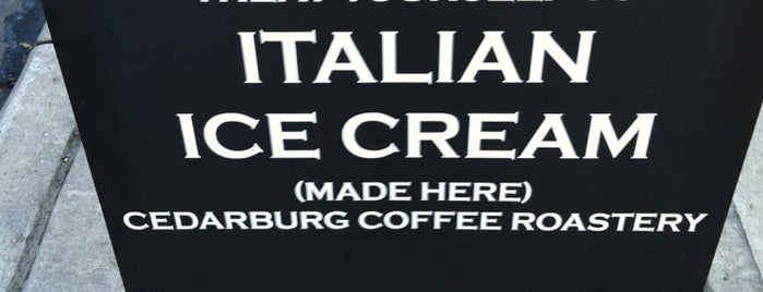 Cedarburg Coffee Roastery is one of Lugares favoritos de Duane.