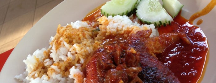 Nasi Lemak Cinta Sayang is one of สถานที่ที่ ꌅꁲꉣꂑꌚꁴꁲ꒒ ถูกใจ.