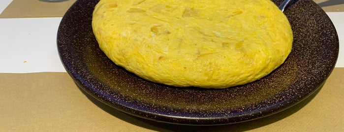 Mesón O Pote is one of Tortilla.