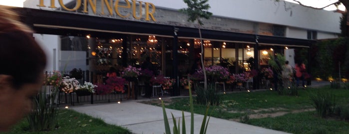 Honneur Bistrot is one of Restaurantes.