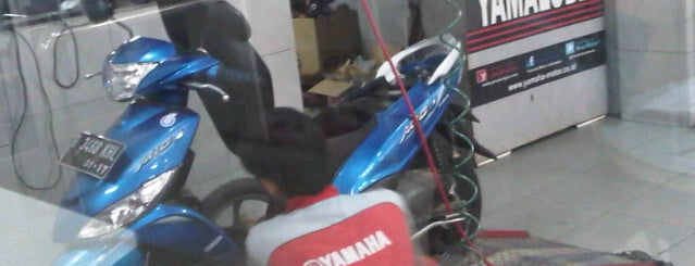 Dealer Yamaha Arta Prima is one of Agha_Jhon.