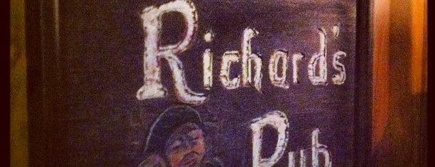 Poor Richard's Pub is one of สถานที่ที่ Kelly ถูกใจ.