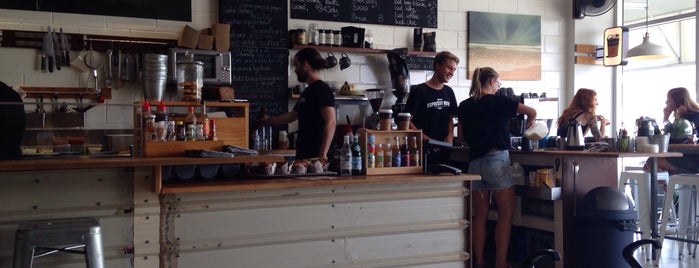Espresso Moto Cafe is one of Tempat yang Disukai Caitlin.