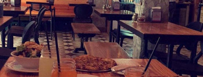 Barrio Pizza is one of Casco Viejo Rest Bar.