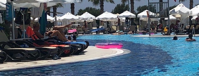 Aqua Havuzu is one of Özden'in Beğendiği Mekanlar.