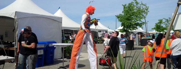 Carrousel by the River is one of Lugares favoritos de Kevan.