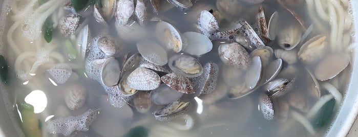 함고집 바지락 생칼국수 is one of 면식범(麵食犯).