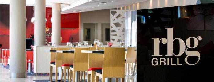 Park Inn Sandton is one of Posti che sono piaciuti a Caglar.