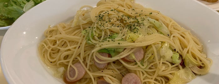 CAFE Plays Nice is one of Umeda sky building lunch list.