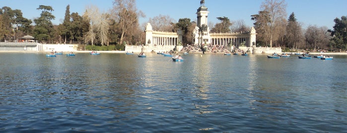 レティーロ公園 is one of Madrid.