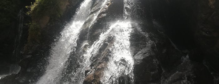 Cascade d'Imli is one of Posti che sono piaciuti a Dark.