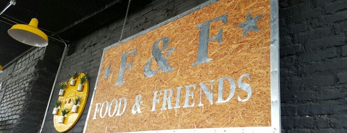 F & F Food & Friends is one of Lugares favoritos de Ernesto.