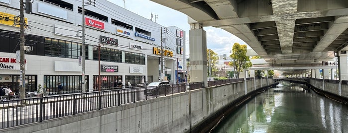 くら寿司 is one of Yokohama 横浜.