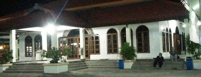 Masjid Ar-Rahman is one of Orte, die Gondel gefallen.