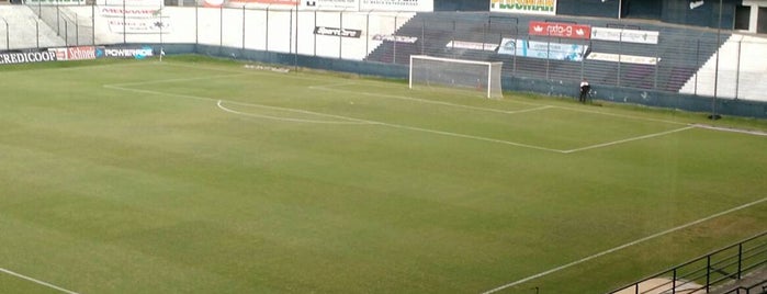 Estadio Centenario José Luis Meiszner (Quilmes Atlético Club) is one of Tempat yang Disukai Exequiel.