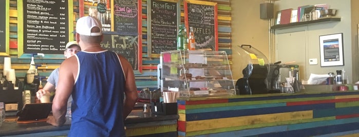 Island Joe's Coffee and Gallery is one of Posti che sono piaciuti a Josh.