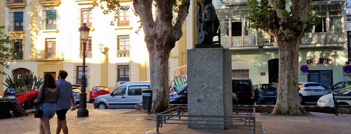 Plaza del Cristo de Burgos is one of Sevilla.