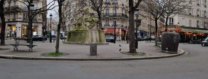 Place Saint-Ferdinand is one of One day - Paris.