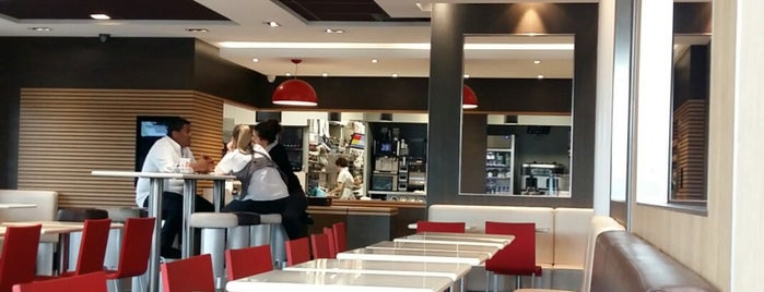 McDonald's is one of Francia, viaje al Loira.