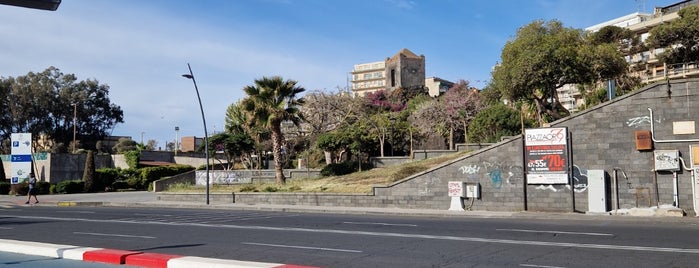 Piazza Europa is one of Centri Storici e Luoghi Interessanti.