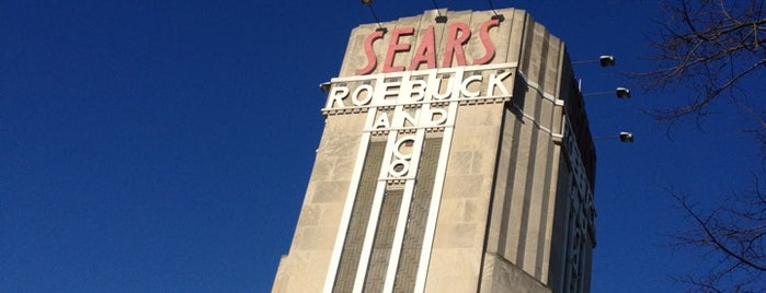 Sears is one of สถานที่ที่ Chaya ถูกใจ.