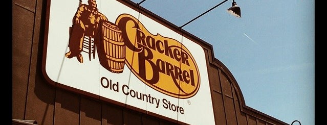 Cracker Barrel Old Country Store is one of Orte, die Robert gefallen.