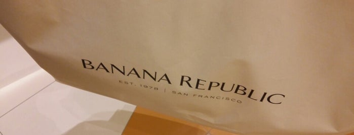 Banana Republic is one of Orte, die Enrique gefallen.