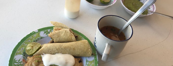 Tacos y consome La Pro hogar is one of Lugares favoritos de Amy.
