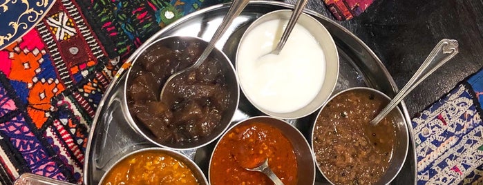 Tulsi Indian Cuisine is one of Locais curtidos por Ornela.