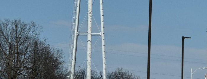 Dixie Cup Water Tower is one of Quirky Landmarks USA.