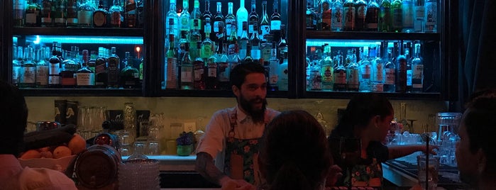 Galgo Speakeasy Mixology Bar is one of Pipe'nin Beğendiği Mekanlar.