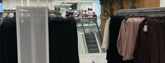 H&M is one of Магазины одежды в Петербурге.