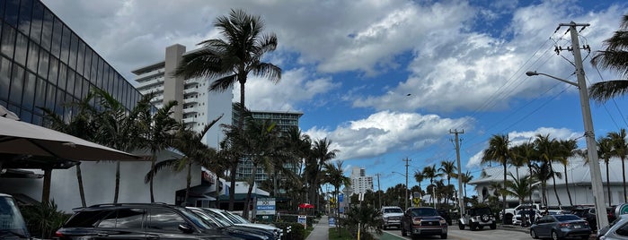 City of Deerfield Beach is one of Lieux qui ont plu à Lizzie.