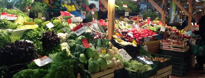 Bazar Szembeka is one of Warsaw - Markets.