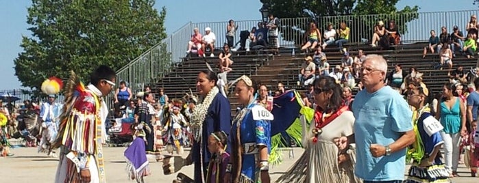 Pow-Wow Arena is one of Lieux qui ont plu à Louise M.