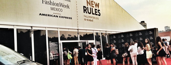 Fashion Week México #MBFWMx is one of Por corregir.