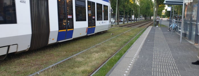 Tramhalte Elandstraat is one of Tram 3.