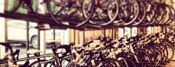 Bicycle Garage Indy North is one of Lugares favoritos de Jared.