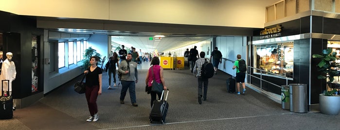 Aeroporto Internacional de Salt Lake City (SLC) is one of Dex.