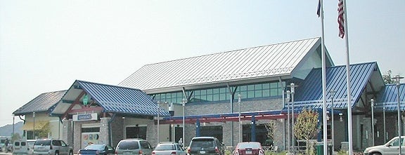 Oakmont Plum Service Plaza is one of Pennsylvania Turnpike.